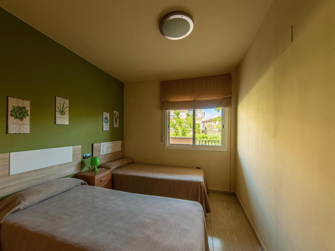 Apartamento soleado con vistas al mar, de dos dormitorios. en La Ràpita